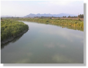 Image:旗山溪是高屏溪支流之一，豐富的水資源，是南部飲用水的源頭。.jpg